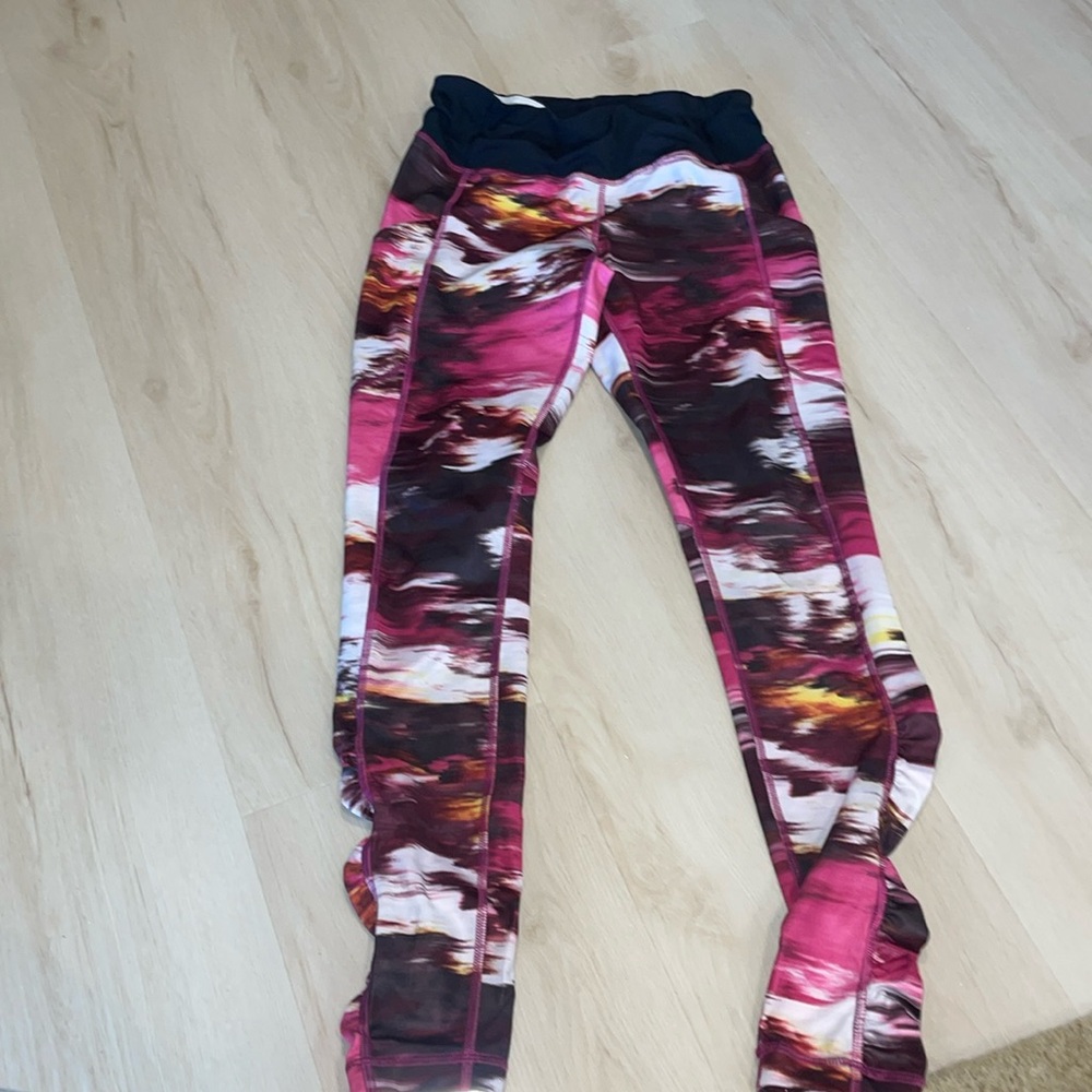 Lululemon leggings size 6